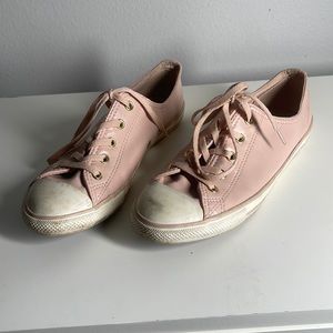 Pink leather low top converse